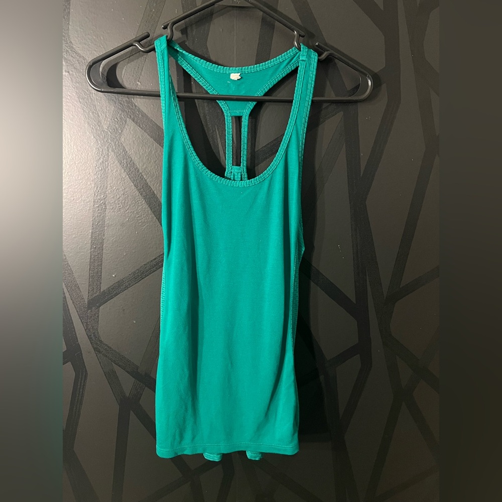 BOGO UA gym tanks - medium